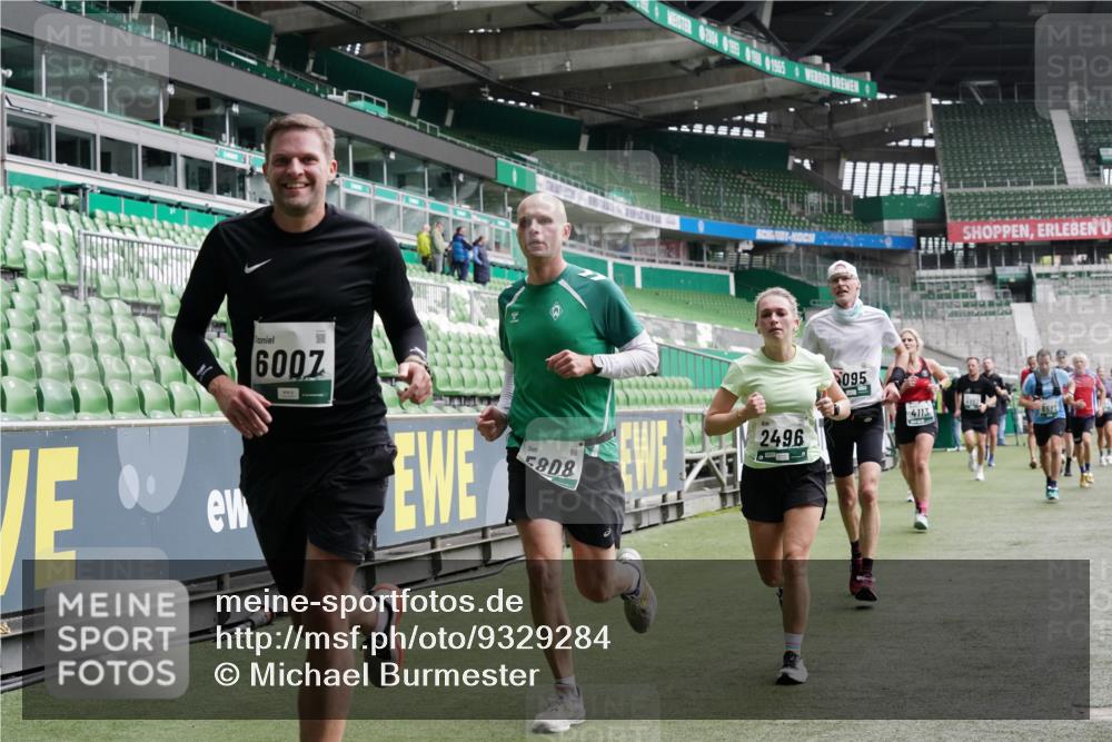 05.10.2025 - 20. swb-Marathon Bremen Michael Burmester http://msf.ph/oto/9329284 05.10.2025 12:58:46 Laufen im Stadion 90, 219, 586, 667, 726, 846, 963, 988, 1229, 1503, 1619, 1716, 2158, 2496, 2734, 2797, 2821, 2922, 3141, 3252, 3254, 3373, 3467, 3573, 3602, 3615, 3791, 4095, 4113, 4389, 4446, 4522, 4709, 4783, 4909, 4967, 5123, 5163, 5214, 5261, 5530, 5584, 5722, 5808, 5878, 5891, 5917, 6007, 6113, 6326, 6561, 6624, 6672, 6675, 6676, 6882, 6944, 7038, 7169, 7185, 7311, 7312, 7550, 7813, 7976, 8247, 8328, 8355, 8379, 8539, 8576, 8972, 9024, 9112, 415, 2240, 2648, 2662, 2893, 4102, 4389, 5313 meine-sportfotos.de
