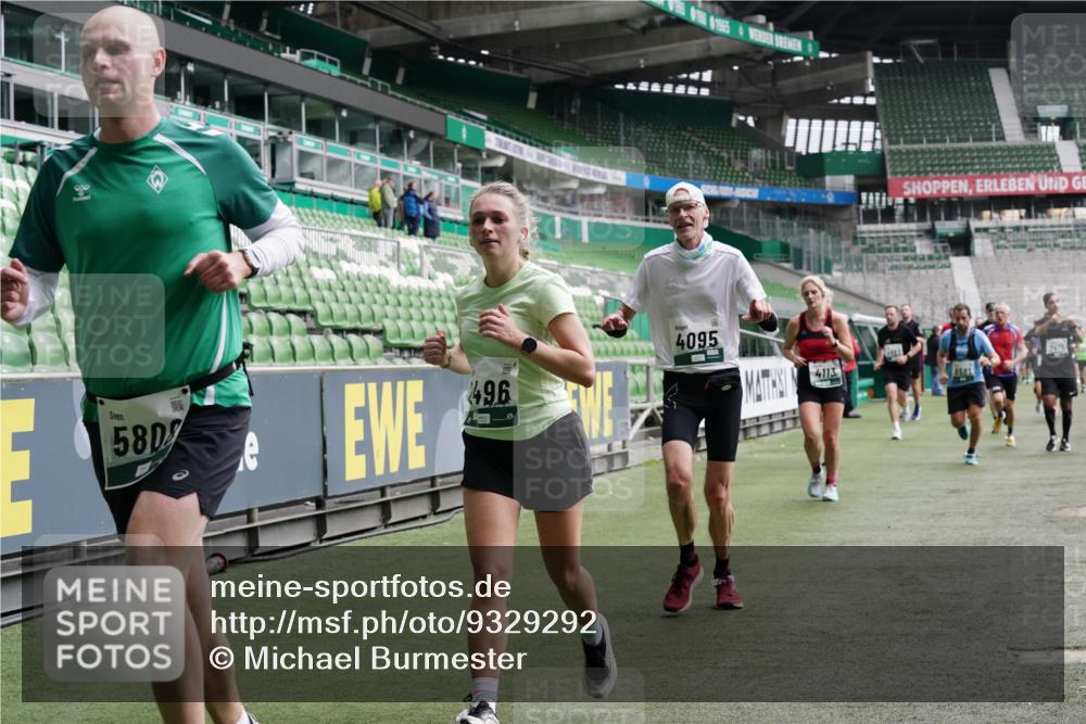 05.10.2025 - 20. swb-Marathon Bremen Michael Burmester http://msf.ph/oto/9329292 05.10.2025 12:58:47 Laufen im Stadion 90, 219, 586, 667, 726, 846, 963, 988, 1229, 1503, 1619, 1716, 1843, 2158, 2496, 2734, 2797, 2821, 2922, 3141, 3252, 3254, 3373, 3467, 3573, 3602, 3615, 3791, 4095, 4113, 4446, 4522, 4709, 4783, 4909, 4967, 5123, 5163, 5214, 5261, 5530, 5584, 5722, 5808, 5878, 5891, 5917, 6007, 6113, 6561, 6624, 6672, 6675, 6676, 6882, 6944, 7038, 7169, 7185, 7311, 7312, 7550, 7813, 7976, 8247, 8328, 8355, 8379, 8539, 8576, 8972, 9024, 9112, 415, 2240, 2648, 2662, 2893, 4102, 4389, 5313 meine-sportfotos.de