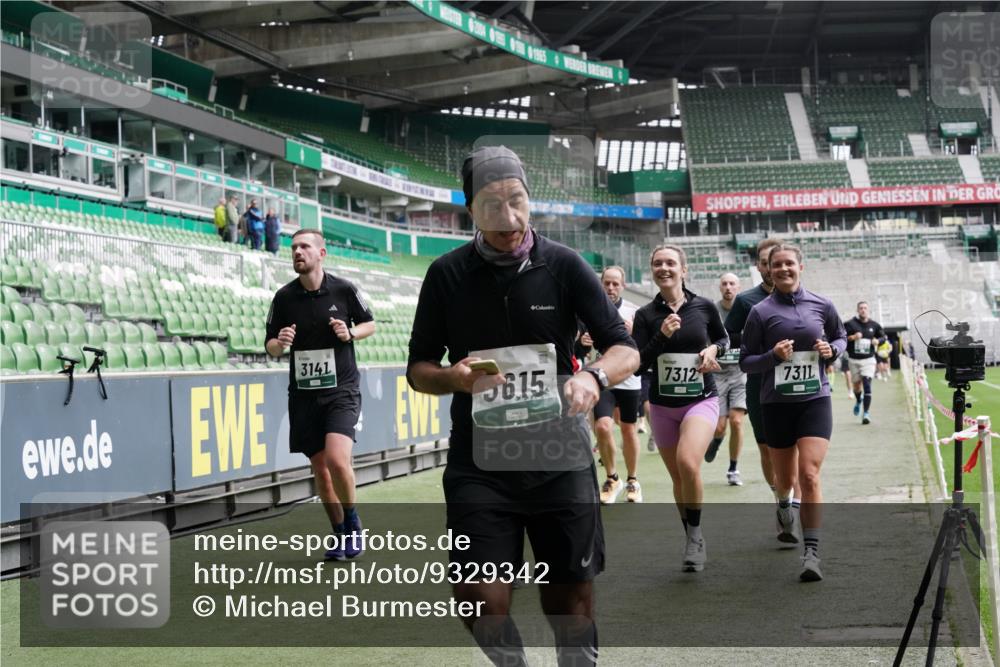 05.10.2025 - 20. swb-Marathon Bremen Michael Burmester http://msf.ph/oto/9329342 05.10.2025 12:58:55 Laufen im Stadion 90, 219, 586, 667, 726, 988, 1229, 1503, 1516, 1619, 1716, 1843, 1854, 2496, 2734, 2797, 2821, 2922, 2941, 3141, 3252, 3254, 3467, 3573, 3602, 3615, 3791, 4095, 4113, 4522, 4709, 4783, 4827, 4909, 4967, 5123, 5214, 5261, 5530, 5584, 5722, 5808, 5878, 5891, 6007, 6030, 6113, 6374, 6561, 6624, 6672, 6675, 6676, 6882, 6944, 7038, 7169, 7185, 7262, 7311, 7312, 7550, 7813, 7976, 8214, 8247, 8355, 8379, 8539, 8972, 9024, 9112, 90, 846, 2158, 2648, 2893, 4389, 4446, 5313 meine-sportfotos.de