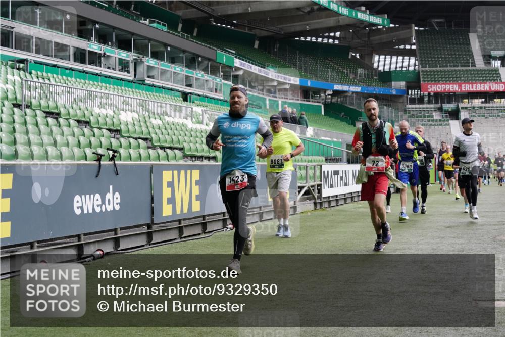 05.10.2025 - 20. swb-Marathon Bremen Michael Burmester http://msf.ph/oto/9329350 05.10.2025 13:00:49 Laufen im Stadion 47, 52, 58, 72, 156, 271, 283, 440, 491, 498, 575, 694, 1017, 1116, 1182, 1238, 1273, 1423, 1471, 1606, 1806, 1968, 1973, 1998, 2007, 2196, 2330, 2369, 2446, 2504, 2518, 2661, 2668, 2706, 2712, 2745, 2806, 2822, 2915, 3040, 3160, 3209, 3237, 3293, 3360, 3549, 3604, 3605, 3979, 4034, 4035, 4046, 4128, 4202, 4216, 4263, 4502, 4592, 4661, 4788, 4879, 5011, 5048, 5121, 5183, 5272, 5329, 5414, 5610, 5627, 5663, 5727, 5836, 5841, 6027, 6057, 6208, 6389, 6440, 6523, 6636, 6704, 6762 meine-sportfotos.de