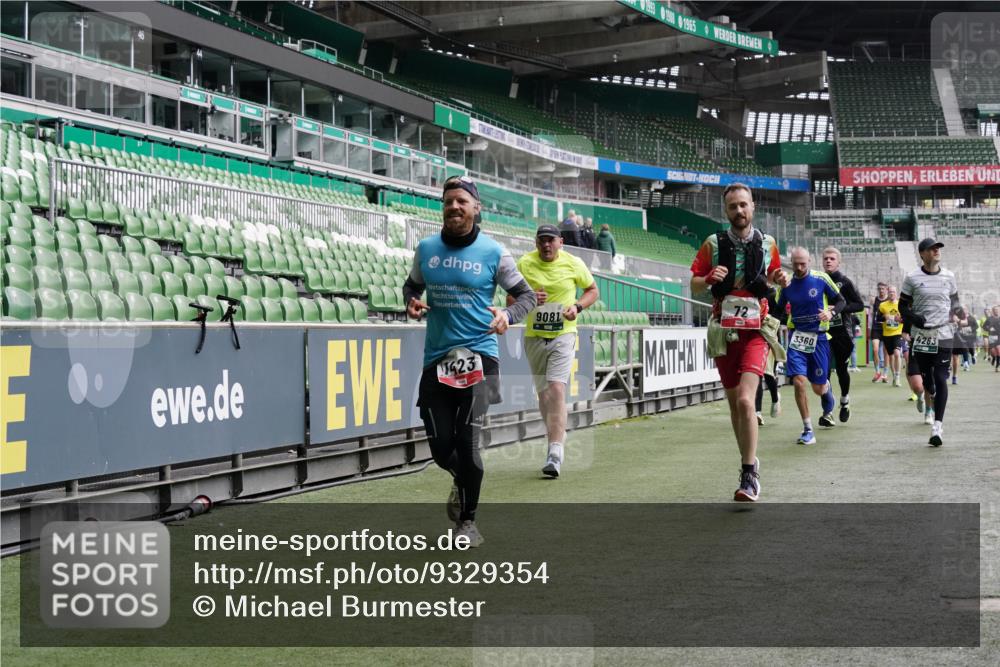 05.10.2025 - 20. swb-Marathon Bremen Michael Burmester http://msf.ph/oto/9329354 05.10.2025 13:00:49 Laufen im Stadion 47, 52, 58, 72, 156, 271, 283, 440, 491, 498, 575, 694, 1017, 1116, 1182, 1238, 1273, 1423, 1471, 1606, 1806, 1968, 1973, 1998, 2007, 2196, 2330, 2369, 2446, 2504, 2518, 2661, 2668, 2706, 2712, 2745, 2806, 2822, 2915, 3040, 3160, 3209, 3237, 3293, 3360, 3549, 3604, 3605, 3979, 4034, 4035, 4046, 4128, 4202, 4216, 4263, 4502, 4592, 4661, 4788, 4879, 5011, 5048, 5121, 5183, 5272, 5329, 5414, 5610, 5627, 5663, 5727, 5836, 5841, 6027, 6057, 6208, 6389, 6440, 6523, 6636, 6704, 6762 meine-sportfotos.de