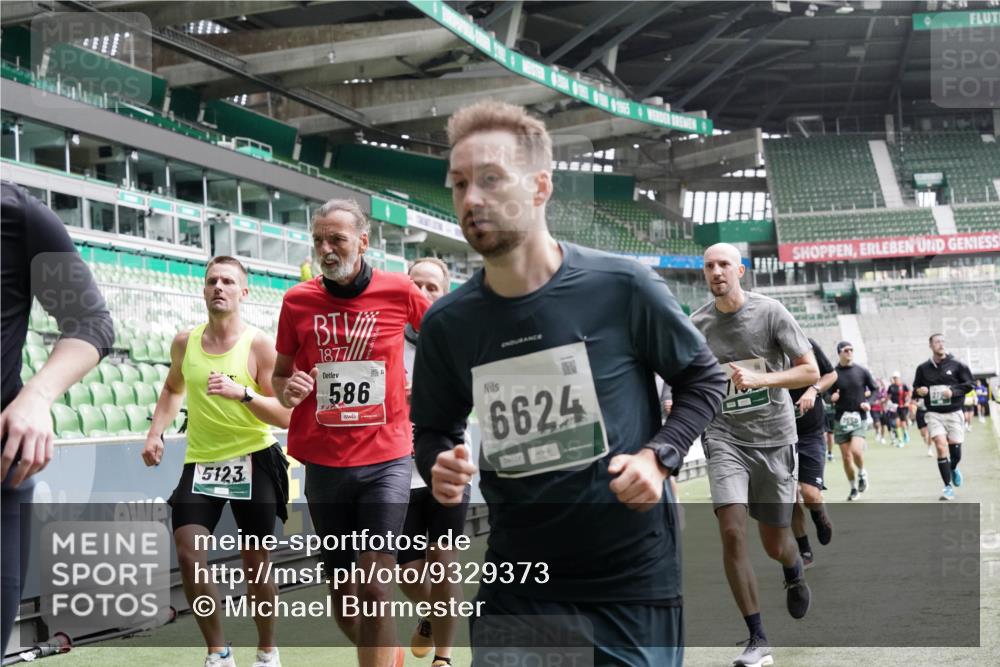 05.10.2025 - 20. swb-Marathon Bremen Michael Burmester http://msf.ph/oto/9329373 05.10.2025 12:58:57 Laufen im Stadion 219, 586, 667, 726, 988, 1229, 1503, 1516, 1619, 1716, 1843, 1854, 2496, 2663, 2734, 2797, 2922, 2941, 3141, 3252, 3254, 3467, 3573, 3615, 3791, 4095, 4113, 4486, 4522, 4783, 4827, 4909, 4967, 5123, 5214, 5261, 5530, 5584, 5722, 5808, 5878, 5891, 6007, 6030, 6113, 6374, 6561, 6624, 6672, 6675, 6882, 6944, 7038, 7169, 7185, 7262, 7311, 7312, 7550, 7813, 7976, 8214, 8247, 8355, 8379, 8539, 8972, 9024, 9112, 10526, 90, 846, 2158, 2648, 2893, 4389, 4446, 5313 meine-sportfotos.de