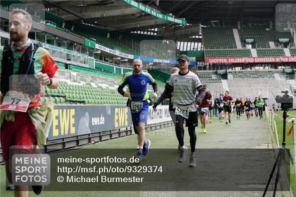 05.10.2025 - 20. swb-Marathon Bremen Michael Burmester http://msf.ph/oto/9329374 05.10.2025 13:00:52 Laufen im Stadion 47, 52, 58, 72, 156, 283, 440, 491, 498, 575, 694, 1017, 1082, 1116, 1182, 1238, 1273, 1423, 1471, 1606, 1968, 1973, 1998, 2007, 2196, 2330, 2369, 2446, 2504, 2518, 2661, 2668, 2706, 2712, 2745, 2806, 2822, 2915, 3040, 3160, 3209, 3237, 3293, 3360, 3604, 3605, 3979, 4034, 4035, 4128, 4202, 4216, 4263, 4502, 4661, 4788, 4879, 5011, 5048, 5080, 5121, 5183, 5272, 5329, 5414, 5610, 5663, 5727, 5752, 5836, 5841, 6027, 6057, 6440, 6523, 6704, 6762, 271, 1806 meine-sportfotos.de