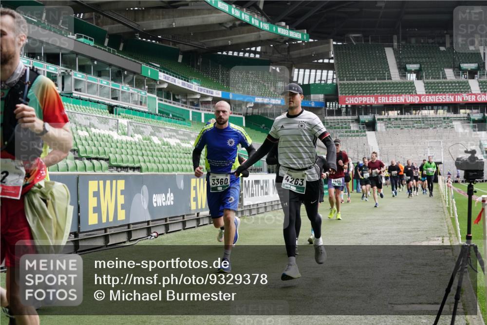 05.10.2025 - 20. swb-Marathon Bremen Michael Burmester http://msf.ph/oto/9329378 05.10.2025 13:00:52 Laufen im Stadion 47, 52, 58, 72, 156, 283, 440, 491, 498, 575, 694, 1017, 1082, 1116, 1182, 1238, 1273, 1423, 1471, 1606, 1968, 1973, 1998, 2007, 2196, 2330, 2369, 2446, 2504, 2518, 2661, 2668, 2706, 2712, 2745, 2806, 2822, 2915, 3040, 3160, 3209, 3237, 3293, 3360, 3604, 3605, 3979, 4034, 4035, 4128, 4202, 4216, 4263, 4502, 4661, 4788, 4879, 5011, 5048, 5080, 5121, 5183, 5272, 5329, 5414, 5610, 5663, 5727, 5752, 5836, 5841, 6027, 6057, 6440, 6523, 6704, 6762, 271, 1806 meine-sportfotos.de