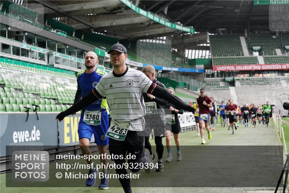 05.10.2025 - 20. swb-Marathon Bremen Michael Burmester http://msf.ph/oto/9329394 05.10.2025 13:00:53 Laufen im Stadion 47, 52, 58, 72, 156, 283, 440, 491, 498, 575, 694, 1017, 1082, 1116, 1182, 1238, 1273, 1423, 1471, 1606, 1968, 1973, 1998, 2007, 2196, 2330, 2369, 2446, 2504, 2518, 2661, 2668, 2706, 2712, 2745, 2806, 2822, 2915, 3040, 3160, 3209, 3237, 3293, 3360, 3604, 3605, 3979, 4034, 4035, 4128, 4202, 4216, 4263, 4502, 4661, 4788, 4879, 5011, 5048, 5080, 5121, 5183, 5272, 5329, 5414, 5610, 5663, 5727, 5752, 5836, 5841, 6027, 6057, 6440, 6523, 6704, 6762, 271, 491, 1606, 1806 meine-sportfotos.de