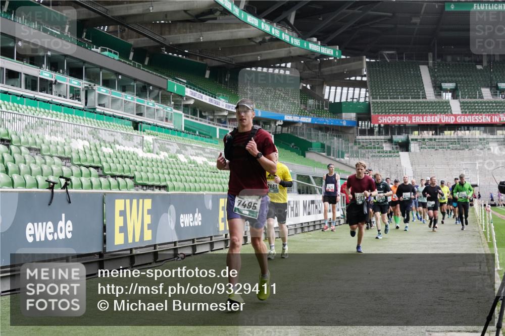 05.10.2025 - 20. swb-Marathon Bremen Michael Burmester http://msf.ph/oto/9329411 05.10.2025 13:00:56 Laufen im Stadion 47, 52, 58, 72, 156, 283, 440, 488, 498, 575, 694, 1017, 1082, 1116, 1182, 1238, 1273, 1423, 1471, 1968, 1973, 1998, 2007, 2196, 2235, 2330, 2369, 2446, 2504, 2518, 2661, 2668, 2706, 2712, 2745, 2806, 2822, 2995, 3040, 3160, 3209, 3237, 3293, 3360, 3604, 3605, 3979, 4034, 4035, 4128, 4202, 4216, 4263, 4502, 4661, 4788, 5011, 5048, 5080, 5121, 5183, 5272, 5329, 5414, 5610, 5663, 5727, 5752, 5836, 5841, 5985, 6027, 6057, 6082, 6440, 6523, 6704, 271, 491, 1606, 1806, 2518, 2915 meine-sportfotos.de