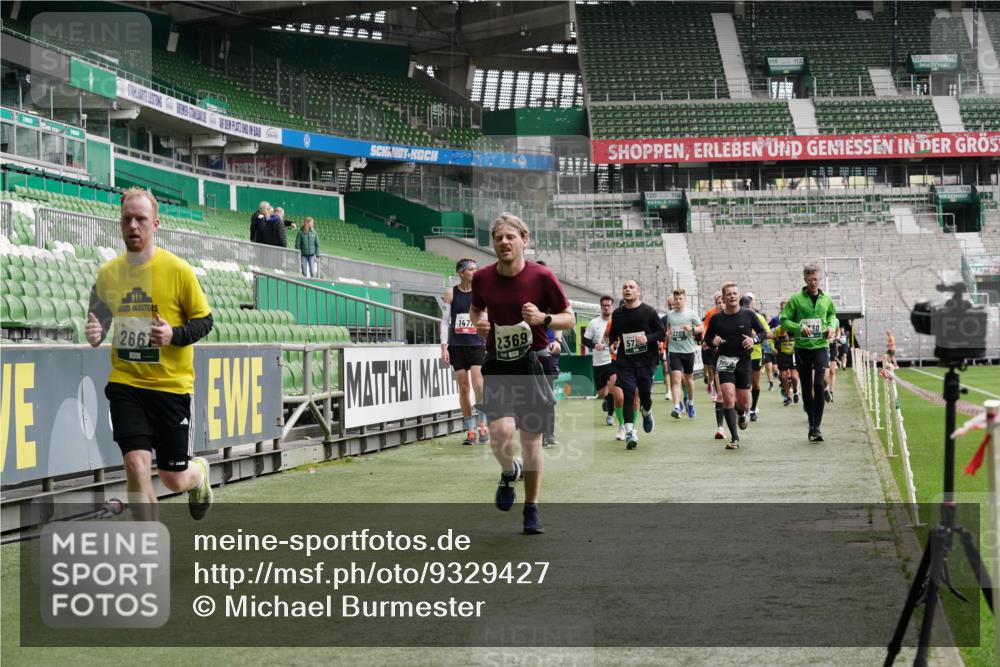 05.10.2025 - 20. swb-Marathon Bremen Michael Burmester http://msf.ph/oto/9329427 05.10.2025 13:00:58 Laufen im Stadion 52, 58, 72, 156, 283, 440, 488, 498, 575, 694, 1017, 1082, 1116, 1182, 1238, 1273, 1423, 1471, 1968, 1973, 1998, 2007, 2196, 2235, 2330, 2369, 2446, 2504, 2661, 2668, 2706, 2712, 2745, 2806, 2822, 2995, 3160, 3209, 3237, 3293, 3360, 3604, 3605, 3979, 4034, 4035, 4128, 4202, 4216, 4263, 4329, 4502, 4661, 4788, 5011, 5048, 5080, 5121, 5183, 5272, 5329, 5414, 5610, 5663, 5727, 5752, 5836, 5841, 5985, 6027, 6057, 6082, 6440, 6523, 6704, 47, 271, 491, 1606, 1806, 2518, 2915 meine-sportfotos.de