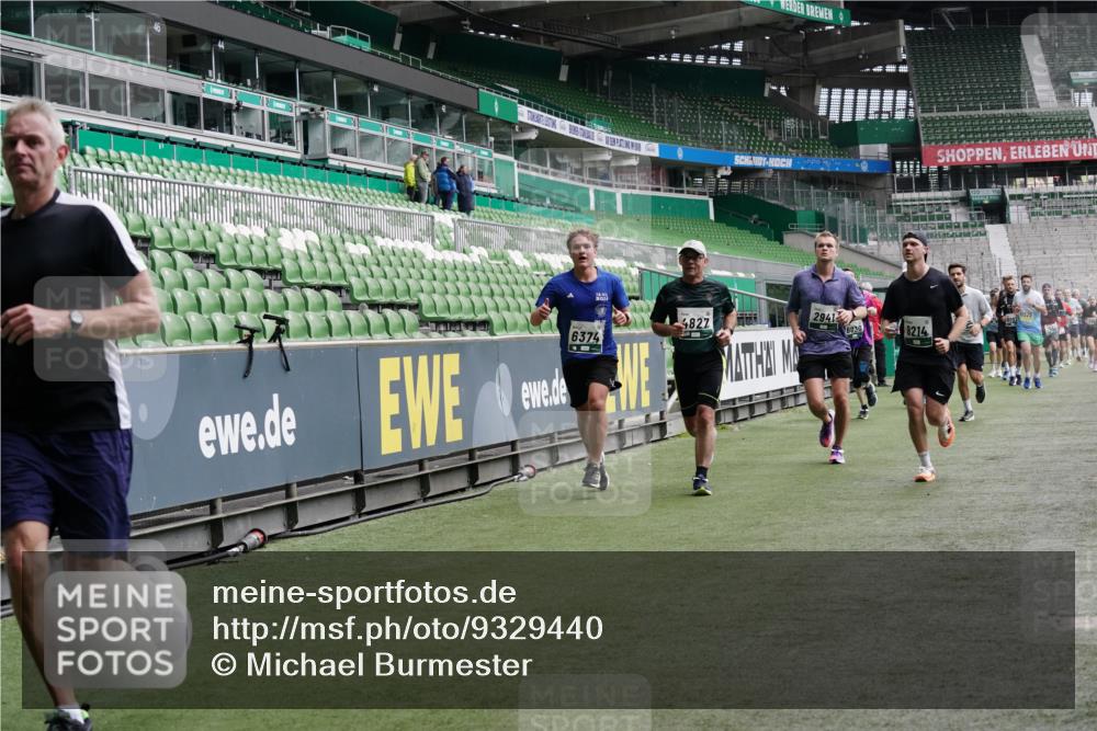 05.10.2025 - 20. swb-Marathon Bremen Michael Burmester http://msf.ph/oto/9329440 05.10.2025 12:59:05 Laufen im Stadion 27, 219, 586, 667, 726, 807, 988, 1043, 1229, 1503, 1516, 1598, 1619, 1711, 1716, 1843, 1854, 2496, 2663, 2797, 2922, 2941, 3141, 3252, 3254, 3467, 3615, 3747, 3791, 3888, 4095, 4113, 4395, 4486, 4522, 4783, 4827, 4909, 4967, 5123, 5261, 5510, 5530, 5584, 5722, 5808, 5878, 5891, 6007, 6030, 6113, 6374, 6561, 6624, 6672, 6882, 6944, 7038, 7169, 7185, 7201, 7262, 7311, 7312, 7511, 7550, 7929, 8097, 8214, 8247, 8355, 8485, 8539, 8972, 9024, 10526, 90, 846, 2158, 4389, 4446, 5313 meine-sportfotos.de