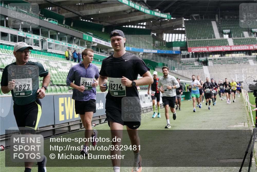 05.10.2025 - 20. swb-Marathon Bremen Michael Burmester http://msf.ph/oto/9329481 05.10.2025 12:59:08 Laufen im Stadion 27, 219, 586, 667, 726, 807, 988, 1043, 1229, 1503, 1516, 1598, 1619, 1711, 1843, 1854, 2496, 2663, 2797, 2922, 2941, 2945, 3141, 3252, 3254, 3467, 3615, 3747, 3791, 3888, 4095, 4113, 4395, 4486, 4522, 4783, 4827, 4909, 4967, 5123, 5261, 5510, 5530, 5584, 5722, 5808, 5878, 5891, 6007, 6030, 6113, 6374, 6561, 6624, 6672, 6882, 7169, 7185, 7201, 7262, 7311, 7312, 7467, 7511, 7550, 7906, 7929, 8097, 8214, 8247, 8355, 8485, 8539, 8972, 9024, 10526, 90, 846, 2158, 4446 meine-sportfotos.de