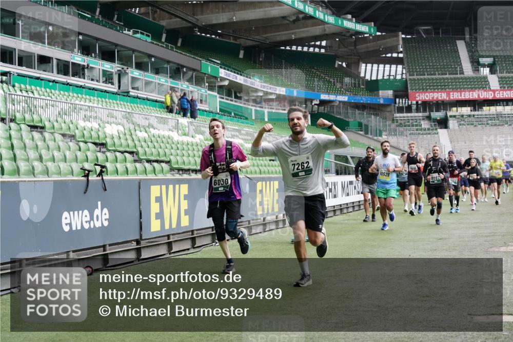 05.10.2025 - 20. swb-Marathon Bremen Michael Burmester http://msf.ph/oto/9329489 05.10.2025 12:59:09 Laufen im Stadion 27, 219, 586, 667, 726, 807, 988, 1043, 1229, 1503, 1516, 1598, 1619, 1711, 1843, 1854, 2496, 2663, 2797, 2922, 2941, 2945, 3141, 3252, 3254, 3467, 3615, 3747, 3791, 3888, 4095, 4113, 4395, 4486, 4522, 4783, 4827, 4909, 4967, 5123, 5261, 5510, 5530, 5584, 5722, 5808, 5878, 5891, 6007, 6030, 6113, 6374, 6561, 6624, 6672, 6882, 7169, 7185, 7201, 7262, 7311, 7312, 7467, 7511, 7550, 7906, 7929, 8097, 8214, 8247, 8355, 8485, 8539, 8972, 9024, 10526, 90, 846, 2158, 4446 meine-sportfotos.de