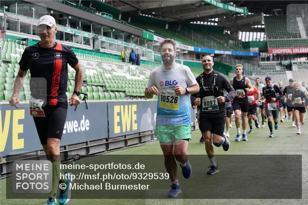 05.10.2025 - 20. swb-Marathon Bremen Michael Burmester http://msf.ph/oto/9329539 05.10.2025 12:59:13 Laufen im Stadion 27, 99, 219, 226, 586, 667, 807, 1043, 1229, 1503, 1516, 1598, 1619, 1711, 1843, 1854, 2496, 2663, 2797, 2922, 2941, 2945, 3086, 3087, 3141, 3252, 3254, 3467, 3615, 3747, 3791, 3888, 4095, 4113, 4380, 4395, 4486, 4522, 4783, 4827, 4909, 4967, 5123, 5261, 5510, 5530, 5584, 5722, 5808, 5878, 5891, 6007, 6030, 6113, 6374, 6561, 6624, 6672, 6882, 7169, 7185, 7201, 7262, 7311, 7312, 7398, 7467, 7511, 7550, 7906, 7929, 8097, 8214, 8247, 8355, 8485, 8539, 9024, 9072, 10526, 90, 726 meine-sportfotos.de