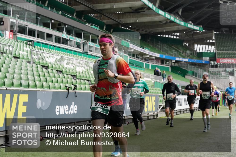 05.10.2025 - 20. swb-Marathon Bremen Michael Burmester http://msf.ph/oto/9329664 05.10.2025 13:01:20 Laufen im Stadion 58, 72, 152, 156, 335, 440, 488, 546, 672, 979, 1082, 1238, 1273, 1423, 1732, 1893, 1933, 1968, 1973, 1996, 1998, 2096, 2102, 2196, 2235, 2330, 2369, 2433, 2446, 2565, 2661, 2668, 2706, 2712, 2806, 2918, 2991, 2995, 3209, 3360, 3387, 3604, 3662, 3663, 3877, 3979, 4086, 4128, 4216, 4263, 4329, 4618, 4788, 4947, 4980, 5011, 5048, 5080, 5121, 5150, 5183, 5309, 5329, 5414, 5557, 5727, 5752, 5836, 5841, 5985, 6082, 52, 498, 575, 694, 1017, 1116, 2745 meine-sportfotos.de