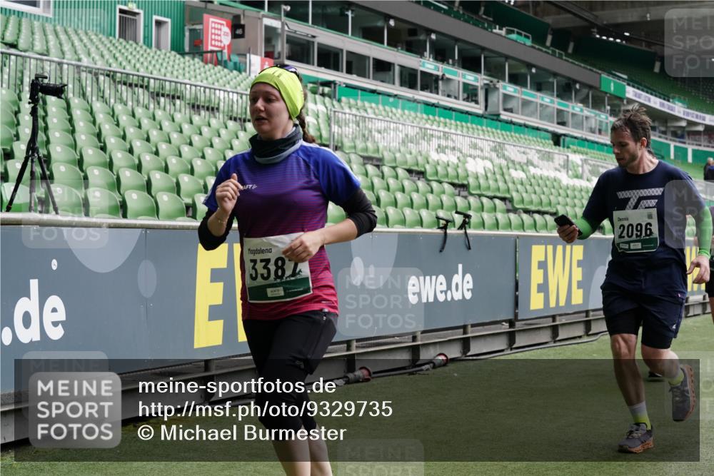 05.10.2025 - 20. swb-Marathon Bremen Michael Burmester http://msf.ph/oto/9329735 05.10.2025 13:01:27 Laufen im Stadion 58, 72, 152, 156, 335, 440, 488, 493, 546, 672, 979, 1082, 1238, 1273, 1361, 1423, 1732, 1759, 1893, 1933, 1973, 1996, 1998, 2096, 2102, 2196, 2235, 2330, 2369, 2433, 2446, 2555, 2565, 2661, 2668, 2706, 2712, 2796, 2806, 2918, 2991, 2995, 3208, 3209, 3360, 3387, 3604, 3662, 3663, 3673, 3877, 3979, 4086, 4128, 4216, 4263, 4329, 4364, 4618, 4882, 4947, 4980, 5011, 5048, 5080, 5121, 5150, 5309, 5329, 5414, 5557, 5570, 5580, 5727, 5731, 5752, 5985, 6082, 52, 575, 1017, 1116 meine-sportfotos.de