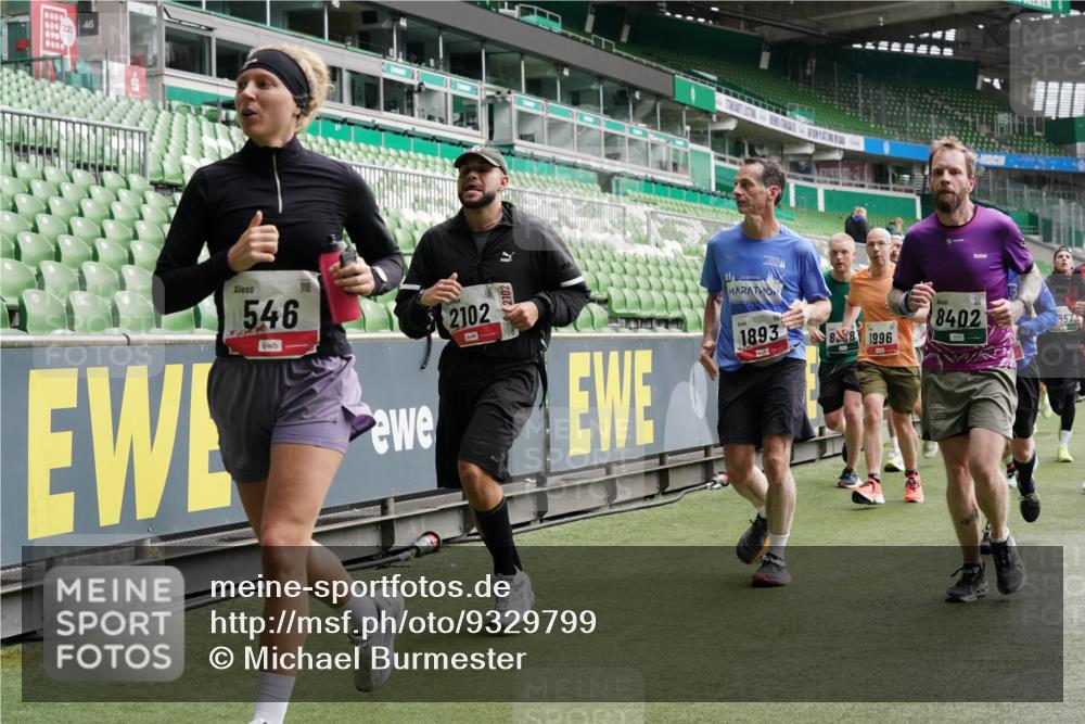 05.10.2025 - 20. swb-Marathon Bremen Michael Burmester http://msf.ph/oto/9329799 05.10.2025 13:01:33 Laufen im Stadion 58, 152, 156, 335, 428, 440, 488, 493, 546, 672, 979, 1082, 1238, 1273, 1361, 1732, 1759, 1893, 1933, 1973, 1996, 1998, 2096, 2102, 2196, 2235, 2245, 2330, 2369, 2433, 2555, 2565, 2661, 2706, 2712, 2796, 2918, 2991, 2995, 3053, 3208, 3209, 3360, 3387, 3604, 3662, 3663, 3673, 3877, 4086, 4128, 4263, 4329, 4364, 4618, 4882, 4947, 4980, 5011, 5048, 5080, 5121, 5150, 5309, 5414, 5557, 5570, 5580, 5727, 5731, 5752, 5985, 6082, 52 meine-sportfotos.de