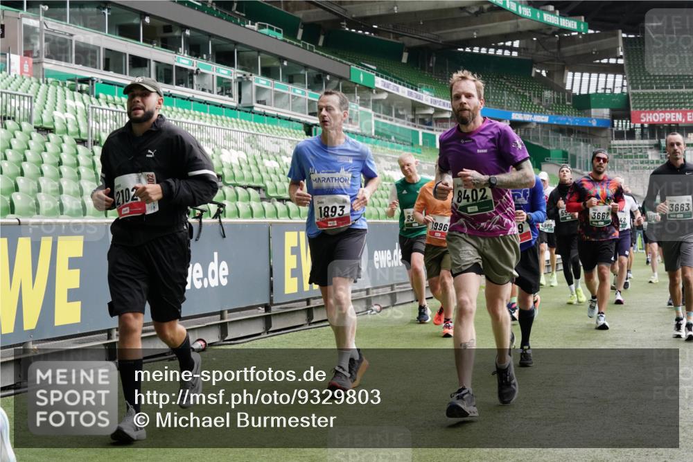 05.10.2025 - 20. swb-Marathon Bremen Michael Burmester http://msf.ph/oto/9329803 05.10.2025 13:01:34 Laufen im Stadion 58, 152, 156, 335, 428, 440, 488, 493, 546, 672, 979, 1082, 1238, 1273, 1361, 1732, 1759, 1893, 1933, 1973, 1996, 1998, 2096, 2102, 2196, 2235, 2245, 2330, 2369, 2433, 2555, 2565, 2661, 2706, 2712, 2796, 2918, 2991, 2995, 3053, 3208, 3209, 3360, 3387, 3662, 3663, 3673, 3877, 4086, 4128, 4263, 4329, 4364, 4409, 4618, 4882, 4947, 4980, 5011, 5048, 5080, 5121, 5150, 5309, 5414, 5557, 5570, 5580, 5727, 5731, 5752, 5934, 5985, 6082, 52 meine-sportfotos.de