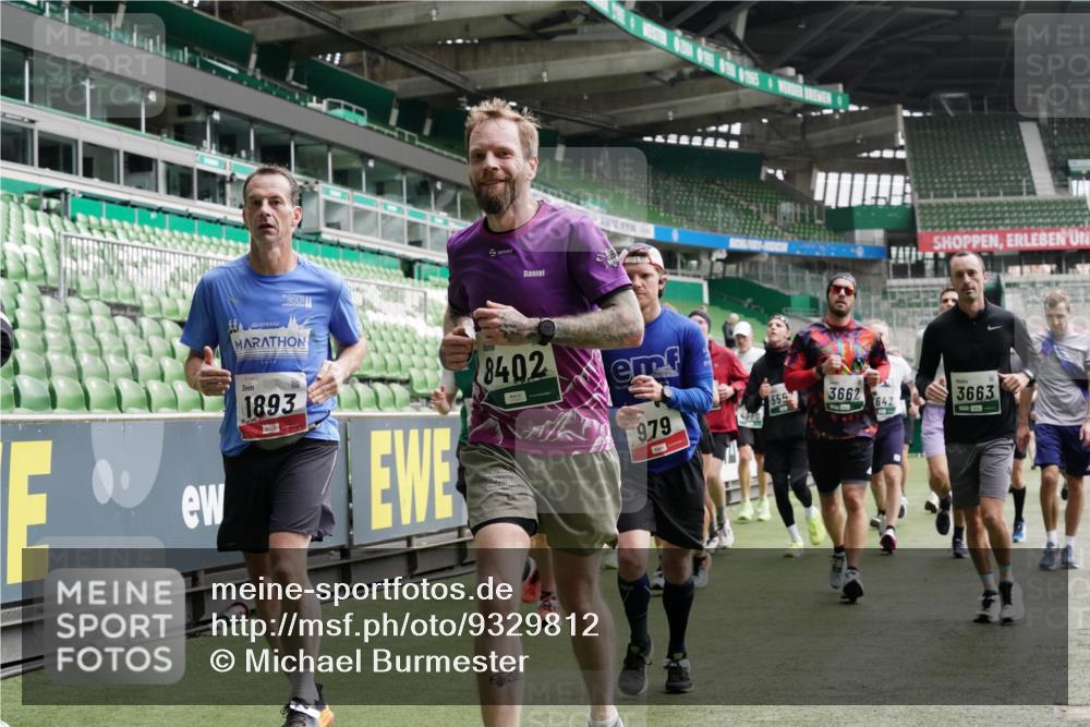 05.10.2025 - 20. swb-Marathon Bremen Michael Burmester http://msf.ph/oto/9329812 05.10.2025 13:01:35 Laufen im Stadion 58, 152, 156, 335, 428, 440, 488, 493, 546, 672, 979, 1082, 1238, 1273, 1361, 1732, 1759, 1893, 1933, 1973, 1996, 1998, 2096, 2102, 2196, 2235, 2245, 2330, 2369, 2433, 2555, 2565, 2661, 2706, 2712, 2796, 2918, 2991, 2995, 3053, 3208, 3209, 3360, 3387, 3662, 3663, 3673, 3877, 4086, 4128, 4263, 4329, 4364, 4409, 4618, 4882, 4947, 4980, 5011, 5048, 5080, 5121, 5150, 5309, 5414, 5557, 5570, 5580, 5727, 5731, 5752, 5934, 5985, 6082, 52 meine-sportfotos.de