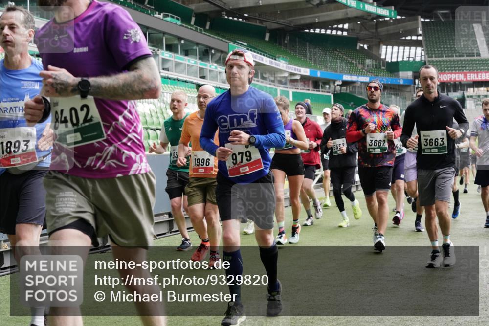 05.10.2025 - 20. swb-Marathon Bremen Michael Burmester http://msf.ph/oto/9329820 05.10.2025 13:01:35 Laufen im Stadion 58, 152, 156, 335, 428, 440, 488, 493, 546, 672, 979, 1082, 1238, 1273, 1361, 1732, 1759, 1893, 1933, 1973, 1996, 1998, 2096, 2102, 2196, 2235, 2245, 2330, 2369, 2433, 2555, 2565, 2661, 2706, 2712, 2796, 2918, 2991, 2995, 3053, 3208, 3209, 3360, 3387, 3662, 3663, 3673, 3877, 4086, 4128, 4263, 4329, 4364, 4409, 4618, 4882, 4947, 4980, 5011, 5048, 5080, 5121, 5150, 5309, 5414, 5557, 5570, 5580, 5727, 5731, 5752, 5934, 5985, 6082, 52 meine-sportfotos.de
