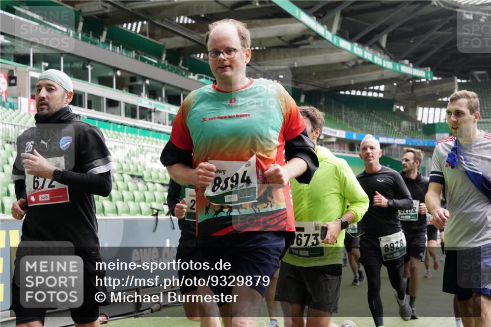 05.10.2025 - 20. swb-Marathon Bremen Michael Burmester http://msf.ph/oto/9329879 05.10.2025 13:01:41 Laufen im Stadion 58, 152, 156, 335, 428, 440, 488, 493, 546, 672, 772, 979, 1030, 1082, 1238, 1256, 1273, 1348, 1361, 1452, 1732, 1759, 1893, 1933, 1973, 1996, 2096, 2102, 2235, 2245, 2330, 2433, 2555, 2565, 2712, 2796, 2910, 2912, 2918, 2991, 2995, 3053, 3206, 3208, 3209, 3387, 3526, 3662, 3663, 3673, 3877, 4017, 4018, 4086, 4128, 4329, 4364, 4409, 4618, 4705, 4882, 4947, 4980, 5048, 5080, 5121, 5150, 5309, 5414, 5557, 5570, 5580, 5727, 5731, 5752, 5934, 5985, 6082, 6157 meine-sportfotos.de