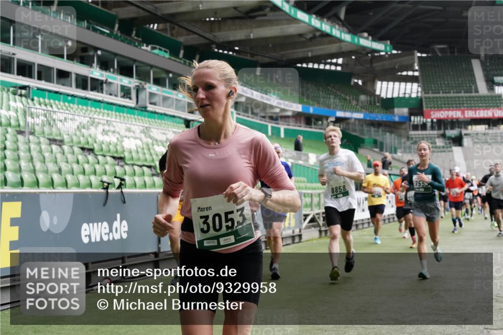 05.10.2025 - 20. swb-Marathon Bremen Michael Burmester http://msf.ph/oto/9329958 05.10.2025 13:01:48 Laufen im Stadion 58, 152, 335, 428, 440, 488, 493, 546, 672, 772, 979, 1030, 1082, 1238, 1256, 1348, 1361, 1452, 1732, 1759, 1856, 1893, 1899, 1933, 1996, 2096, 2102, 2143, 2235, 2245, 2306, 2433, 2555, 2565, 2712, 2796, 2910, 2912, 2918, 2991, 2995, 3053, 3206, 3208, 3387, 3525, 3526, 3662, 3663, 3673, 3877, 3926, 4017, 4018, 4086, 4128, 4329, 4364, 4409, 4444, 4564, 4618, 4705, 4882, 4947, 4980, 5048, 5080, 5150, 5309, 5557, 5570, 5580, 5731, 5752, 5934, 5985, 6082, 6157, 58 meine-sportfotos.de