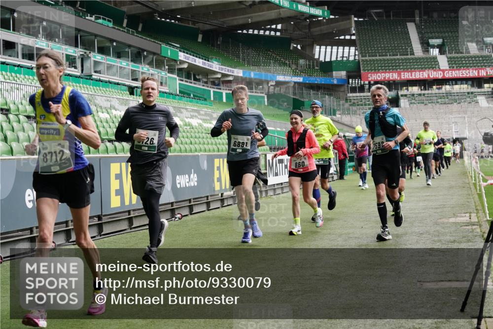 05.10.2025 - 20. swb-Marathon Bremen Michael Burmester http://msf.ph/oto/9330079 05.10.2025 13:00:00 Laufen im Stadion 27, 47, 99, 226, 271, 283, 491, 627, 807, 860, 954, 978, 1043, 1525, 1548, 1606, 1806, 2518, 2609, 2782, 2866, 2915, 2945, 3040, 3086, 3087, 3104, 3169, 3177, 3230, 3237, 3549, 3592, 3783, 3888, 4046, 4181, 4220, 4380, 4395, 4536, 4592, 4824, 4879, 5493, 5510, 5627, 6126, 6208, 6389, 6439, 6536, 6636, 6674, 6762, 6881, 7201, 7295, 7307, 7398, 7421, 7467, 7511, 7537, 7598, 7679, 7906, 7929, 8258, 8372, 8485, 8699, 8981, 9072, 219, 667, 1516, 1598, 1843 meine-sportfotos.de