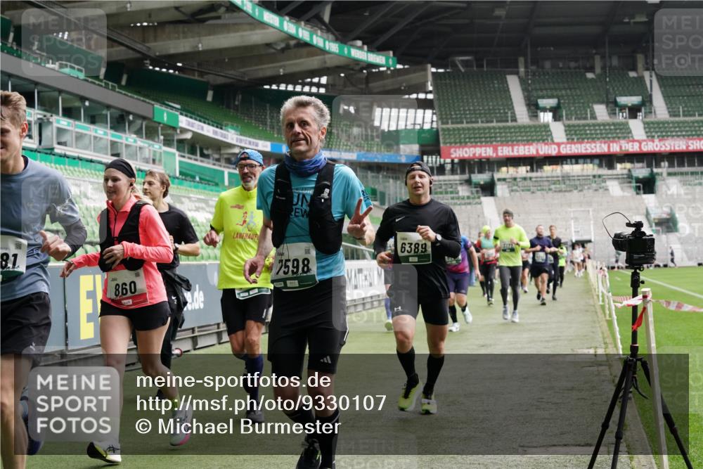 05.10.2025 - 20. swb-Marathon Bremen Michael Burmester http://msf.ph/oto/9330107 05.10.2025 13:00:02 Laufen im Stadion 47, 99, 226, 271, 283, 491, 627, 694, 860, 954, 978, 1525, 1548, 1606, 1806, 2518, 2609, 2782, 2866, 2915, 2945, 3040, 3086, 3087, 3104, 3169, 3177, 3230, 3237, 3549, 3592, 3783, 3888, 4046, 4181, 4202, 4220, 4380, 4395, 4536, 4592, 4824, 4879, 5493, 5510, 5627, 6126, 6208, 6389, 6439, 6536, 6636, 6674, 6762, 6881, 7201, 7295, 7307, 7398, 7421, 7467, 7537, 7598, 7679, 7906, 7929, 8258, 8372, 8485, 8699, 8981, 9072, 27, 667, 807, 1043, 1516, 1598, 1843 meine-sportfotos.de
