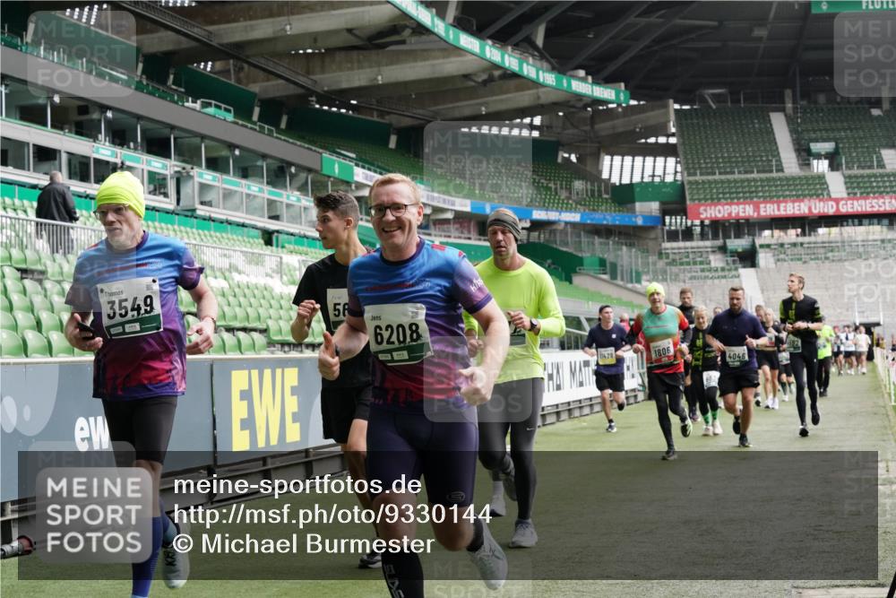 05.10.2025 - 20. swb-Marathon Bremen Michael Burmester http://msf.ph/oto/9330144 05.10.2025 13:00:06 Laufen im Stadion 47, 99, 226, 271, 283, 491, 498, 627, 694, 860, 954, 978, 1525, 1548, 1606, 1806, 2518, 2609, 2745, 2782, 2866, 2915, 2945, 3040, 3086, 3087, 3104, 3160, 3169, 3177, 3230, 3237, 3549, 3592, 3783, 4034, 4035, 4046, 4181, 4202, 4220, 4380, 4536, 4592, 4661, 4824, 4879, 5493, 5627, 6126, 6208, 6389, 6439, 6536, 6636, 6674, 6762, 6881, 7295, 7307, 7398, 7421, 7467, 7537, 7598, 7679, 7906, 8258, 8372, 8699, 8981, 9072, 27, 807, 1043, 1516, 1598, 1843 meine-sportfotos.de