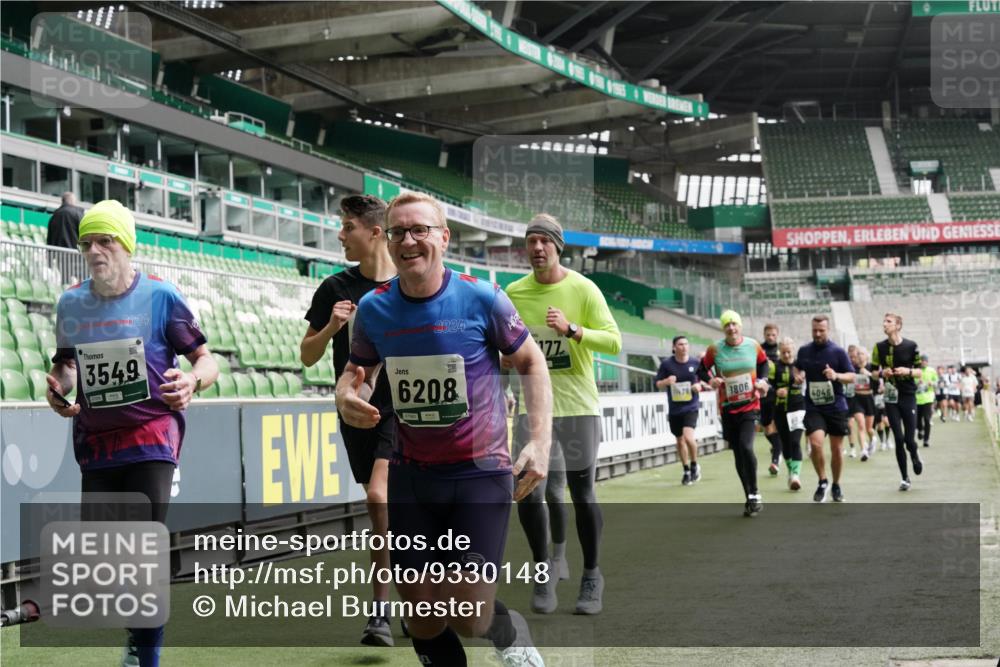 05.10.2025 - 20. swb-Marathon Bremen Michael Burmester http://msf.ph/oto/9330148 05.10.2025 13:00:07 Laufen im Stadion 47, 99, 226, 271, 283, 491, 498, 627, 694, 860, 954, 978, 1525, 1548, 1606, 1806, 2518, 2609, 2745, 2782, 2866, 2915, 2945, 3040, 3086, 3087, 3104, 3160, 3169, 3177, 3230, 3237, 3549, 3592, 3783, 4034, 4035, 4046, 4181, 4202, 4220, 4380, 4536, 4592, 4661, 4824, 4879, 5493, 5627, 6126, 6208, 6389, 6439, 6536, 6636, 6674, 6762, 6881, 7295, 7307, 7398, 7421, 7467, 7537, 7598, 7679, 7906, 8258, 8372, 8699, 8981, 9072, 27, 807, 1043, 1516, 1598, 1843 meine-sportfotos.de