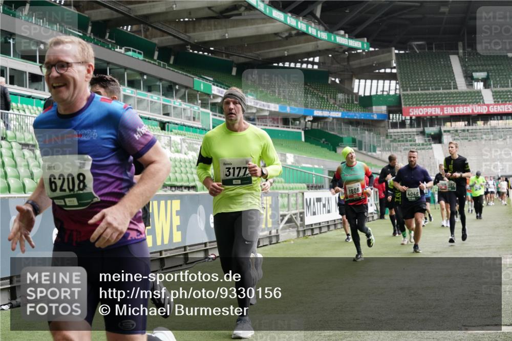 05.10.2025 - 20. swb-Marathon Bremen Michael Burmester http://msf.ph/oto/9330156 05.10.2025 13:00:07 Laufen im Stadion 47, 99, 226, 271, 283, 491, 498, 627, 694, 860, 954, 978, 1525, 1548, 1606, 1806, 2518, 2609, 2745, 2782, 2866, 2915, 2945, 3040, 3086, 3087, 3104, 3160, 3169, 3177, 3230, 3237, 3549, 3592, 3783, 4034, 4035, 4046, 4181, 4202, 4220, 4380, 4536, 4592, 4661, 4824, 4879, 5493, 5627, 6126, 6208, 6389, 6439, 6536, 6636, 6674, 6762, 6881, 7295, 7307, 7398, 7421, 7467, 7537, 7598, 7679, 7906, 8258, 8372, 8699, 8981, 9072, 27, 807, 1043, 1516, 1598, 1843 meine-sportfotos.de