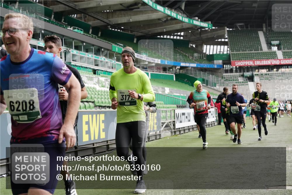 05.10.2025 - 20. swb-Marathon Bremen Michael Burmester http://msf.ph/oto/9330160 05.10.2025 13:00:07 Laufen im Stadion 47, 99, 226, 271, 283, 491, 498, 627, 694, 860, 954, 978, 1525, 1548, 1606, 1806, 2518, 2609, 2745, 2782, 2866, 2915, 2945, 3040, 3086, 3087, 3104, 3160, 3169, 3177, 3230, 3237, 3549, 3592, 3783, 4034, 4035, 4046, 4181, 4202, 4220, 4380, 4536, 4592, 4661, 4824, 4879, 5493, 5627, 6126, 6208, 6389, 6439, 6536, 6636, 6674, 6762, 6881, 7295, 7307, 7398, 7421, 7467, 7537, 7598, 7679, 7906, 8258, 8372, 8699, 8981, 9072, 27, 807, 1043, 1516, 1598, 1843 meine-sportfotos.de