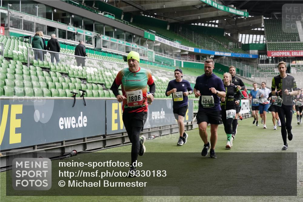 05.10.2025 - 20. swb-Marathon Bremen Michael Burmester http://msf.ph/oto/9330183 05.10.2025 13:00:09 Laufen im Stadion 47, 99, 226, 271, 283, 491, 498, 575, 627, 694, 860, 954, 978, 1116, 1471, 1525, 1548, 1606, 1806, 2007, 2504, 2518, 2609, 2745, 2782, 2866, 2915, 3040, 3086, 3087, 3104, 3160, 3169, 3177, 3230, 3237, 3293, 3549, 3592, 3605, 3783, 4034, 4035, 4046, 4181, 4202, 4220, 4380, 4536, 4592, 4661, 4824, 4879, 5493, 5627, 6126, 6208, 6389, 6439, 6536, 6636, 6674, 6704, 6762, 6881, 7295, 7307, 7398, 7421, 7537, 7598, 7679, 8258, 8372, 8699, 8981, 9072, 27, 807, 1043, 1516, 1598 meine-sportfotos.de