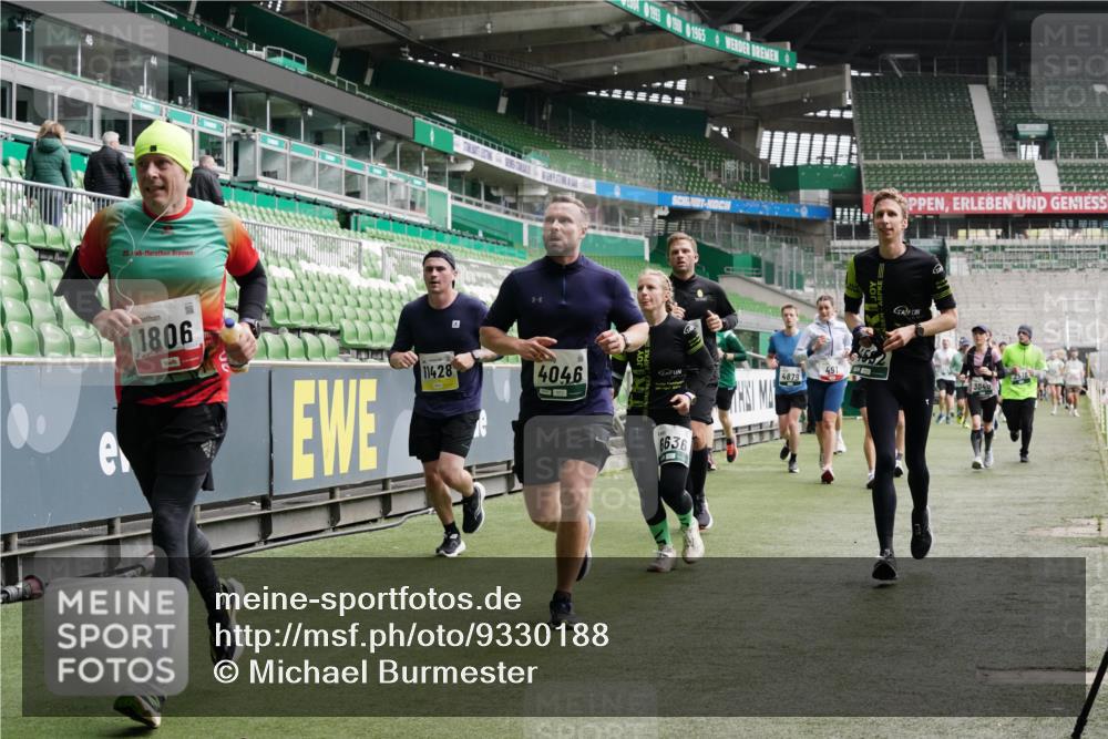 05.10.2025 - 20. swb-Marathon Bremen Michael Burmester http://msf.ph/oto/9330188 05.10.2025 13:00:10 Laufen im Stadion 47, 99, 226, 271, 283, 491, 498, 575, 627, 694, 860, 954, 978, 1116, 1471, 1525, 1548, 1606, 1806, 2007, 2504, 2518, 2609, 2745, 2782, 2866, 2915, 3040, 3086, 3087, 3104, 3160, 3169, 3177, 3230, 3237, 3293, 3549, 3592, 3605, 3783, 4034, 4035, 4046, 4181, 4202, 4220, 4380, 4536, 4592, 4661, 4824, 4879, 5493, 5627, 6126, 6208, 6389, 6439, 6536, 6636, 6674, 6704, 6762, 6881, 7295, 7307, 7398, 7421, 7537, 7598, 7679, 8258, 8372, 8699, 8981, 9072, 27, 807, 1043, 1516, 1598 meine-sportfotos.de