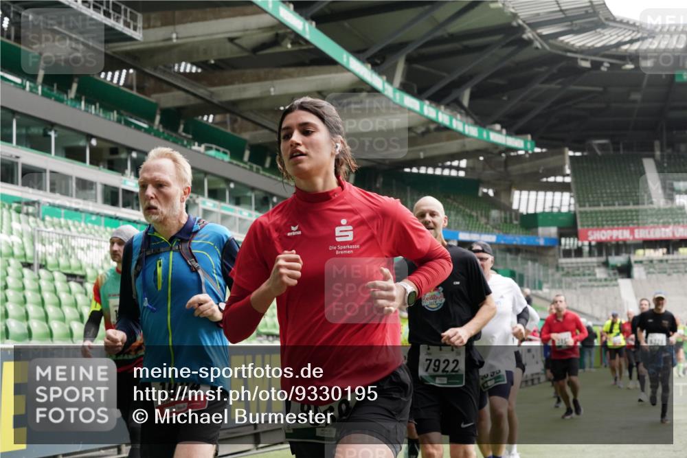 05.10.2025 - 20. swb-Marathon Bremen Michael Burmester http://msf.ph/oto/9330195 05.10.2025 13:02:10 Laufen im Stadion 97, 152, 428, 493, 546, 672, 729, 772, 843, 921, 979, 1030, 1256, 1348, 1361, 1452, 1732, 1744, 1759, 1856, 1899, 1924, 1933, 1996, 2096, 2102, 2143, 2245, 2272, 2306, 2555, 2565, 2774, 2796, 2910, 2912, 2918, 2991, 3053, 3206, 3208, 3217, 3525, 3526, 3662, 3663, 3673, 3861, 3926, 3930, 4017, 4018, 4086, 4129, 4364, 4409, 4444, 4464, 4477, 4481, 4564, 4688, 4705, 4817, 4847, 4882, 4947, 4980, 4985, 5309, 5557, 5570, 5580, 5652, 5731, 5893, 5934, 6157, 6328, 6382 meine-sportfotos.de
