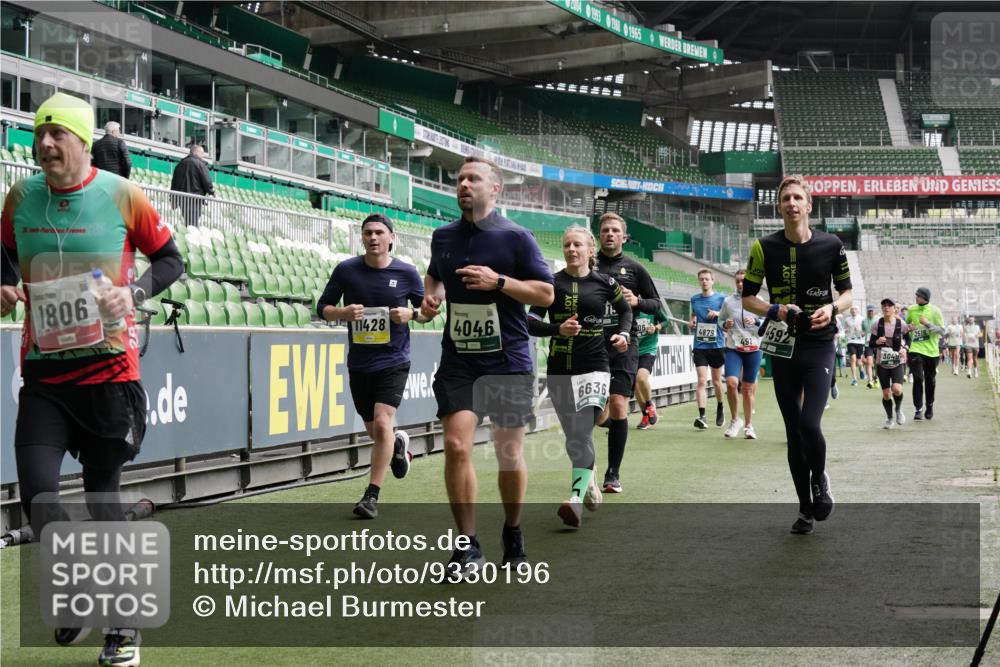 05.10.2025 - 20. swb-Marathon Bremen Michael Burmester http://msf.ph/oto/9330196 05.10.2025 13:00:10 Laufen im Stadion 47, 99, 226, 271, 283, 491, 498, 575, 627, 694, 860, 954, 978, 1116, 1471, 1525, 1548, 1606, 1806, 2007, 2504, 2518, 2609, 2745, 2782, 2866, 2915, 3040, 3086, 3087, 3104, 3160, 3169, 3177, 3230, 3237, 3293, 3549, 3592, 3605, 3783, 4034, 4035, 4046, 4181, 4202, 4220, 4380, 4536, 4592, 4661, 4824, 4879, 5493, 5627, 6126, 6208, 6389, 6439, 6536, 6636, 6674, 6704, 6762, 6881, 7295, 7307, 7398, 7421, 7537, 7598, 7679, 8258, 8372, 8699, 8981, 9072, 27, 807, 1043, 1516, 1598 meine-sportfotos.de
