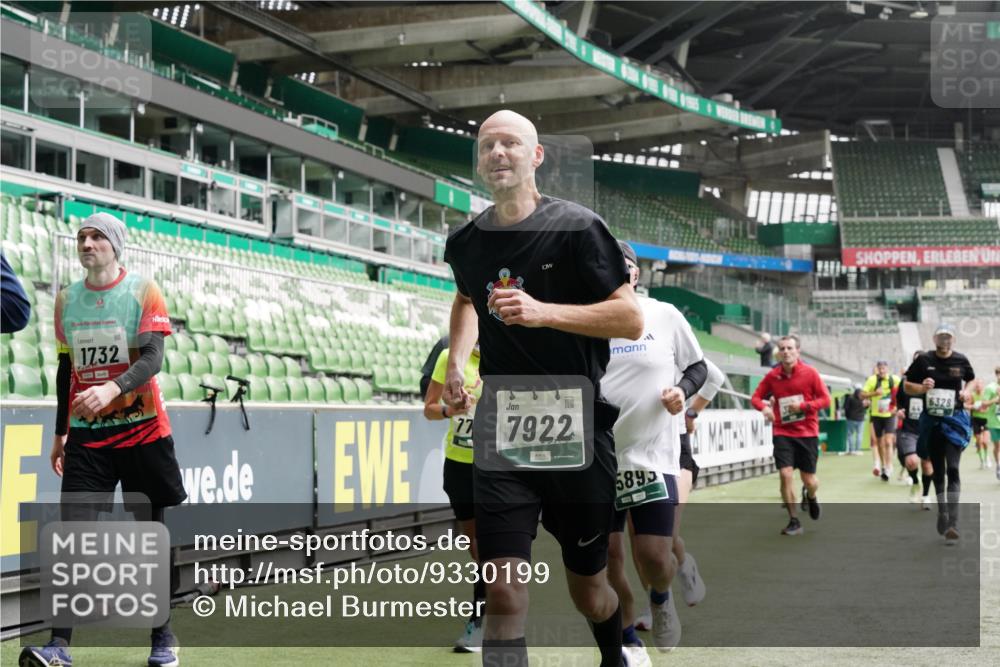 05.10.2025 - 20. swb-Marathon Bremen Michael Burmester http://msf.ph/oto/9330199 05.10.2025 13:02:10 Laufen im Stadion 97, 152, 428, 493, 546, 672, 729, 772, 843, 921, 979, 1030, 1256, 1348, 1361, 1452, 1732, 1744, 1759, 1856, 1899, 1924, 1933, 1996, 2096, 2102, 2143, 2245, 2272, 2306, 2555, 2565, 2774, 2796, 2910, 2912, 2918, 2991, 3053, 3206, 3208, 3217, 3525, 3526, 3662, 3663, 3673, 3861, 3926, 3930, 4017, 4018, 4086, 4129, 4364, 4409, 4444, 4464, 4477, 4481, 4564, 4688, 4705, 4817, 4847, 4882, 4947, 4980, 4985, 5309, 5557, 5570, 5580, 5652, 5731, 5893, 5934, 6157, 6328, 6382 meine-sportfotos.de