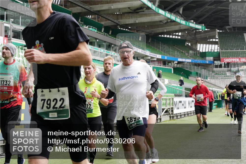 05.10.2025 - 20. swb-Marathon Bremen Michael Burmester http://msf.ph/oto/9330206 05.10.2025 13:02:11 Laufen im Stadion 97, 152, 428, 493, 518, 546, 672, 729, 772, 843, 921, 979, 1030, 1256, 1348, 1361, 1452, 1704, 1732, 1744, 1759, 1856, 1899, 1924, 1933, 1996, 2096, 2102, 2143, 2245, 2272, 2306, 2555, 2565, 2774, 2796, 2910, 2912, 2918, 2991, 3053, 3206, 3208, 3217, 3525, 3526, 3662, 3673, 3861, 3926, 3930, 4017, 4018, 4086, 4129, 4364, 4409, 4444, 4464, 4477, 4481, 4564, 4688, 4705, 4817, 4847, 4882, 4947, 4980, 4985, 5309, 5557, 5570, 5580, 5652, 5731, 5893, 5934, 6157, 6325, 6328, 6382 meine-sportfotos.de