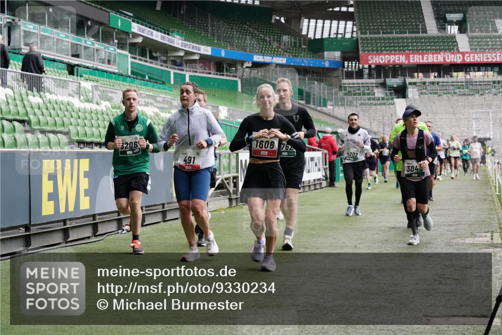 05.10.2025 - 20. swb-Marathon Bremen Michael Burmester http://msf.ph/oto/9330234 05.10.2025 13:00:13 Laufen im Stadion 47, 99, 271, 283, 491, 498, 575, 627, 694, 860, 954, 978, 1017, 1116, 1471, 1525, 1548, 1606, 1806, 2007, 2504, 2518, 2609, 2745, 2782, 2866, 2915, 3040, 3104, 3160, 3169, 3177, 3230, 3237, 3293, 3549, 3592, 3605, 3783, 4034, 4035, 4046, 4181, 4202, 4220, 4536, 4592, 4661, 4824, 4879, 5493, 5610, 5627, 6126, 6208, 6389, 6439, 6536, 6636, 6674, 6704, 6762, 6881, 7295, 7307, 7421, 7537, 7598, 7679, 8258, 8372, 8699, 8981, 27, 807, 1043, 1516, 1598 meine-sportfotos.de