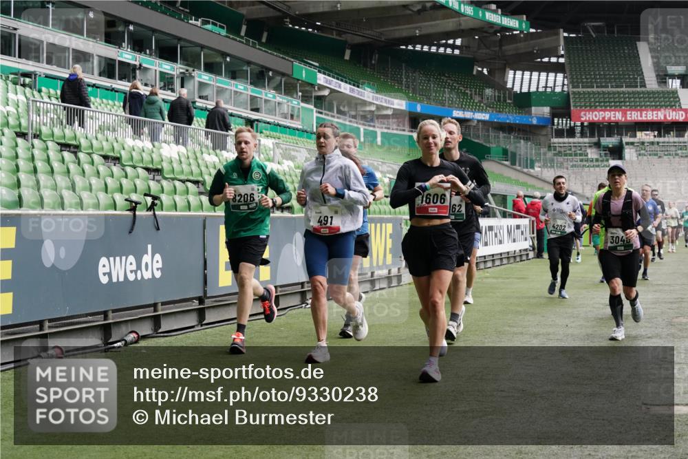 05.10.2025 - 20. swb-Marathon Bremen Michael Burmester http://msf.ph/oto/9330238 05.10.2025 13:00:14 Laufen im Stadion 47, 271, 283, 491, 498, 575, 627, 694, 860, 954, 978, 1017, 1116, 1471, 1525, 1548, 1606, 1806, 2007, 2504, 2518, 2609, 2745, 2782, 2866, 2915, 3040, 3104, 3160, 3169, 3177, 3230, 3237, 3293, 3549, 3592, 3605, 3783, 4034, 4035, 4046, 4181, 4202, 4220, 4502, 4536, 4592, 4661, 4824, 4879, 5493, 5610, 5627, 6027, 6126, 6208, 6389, 6439, 6536, 6636, 6674, 6704, 6762, 6881, 7295, 7307, 7421, 7537, 7598, 7679, 8258, 8372, 8699, 8981, 27, 807, 1043, 1516, 1598 meine-sportfotos.de