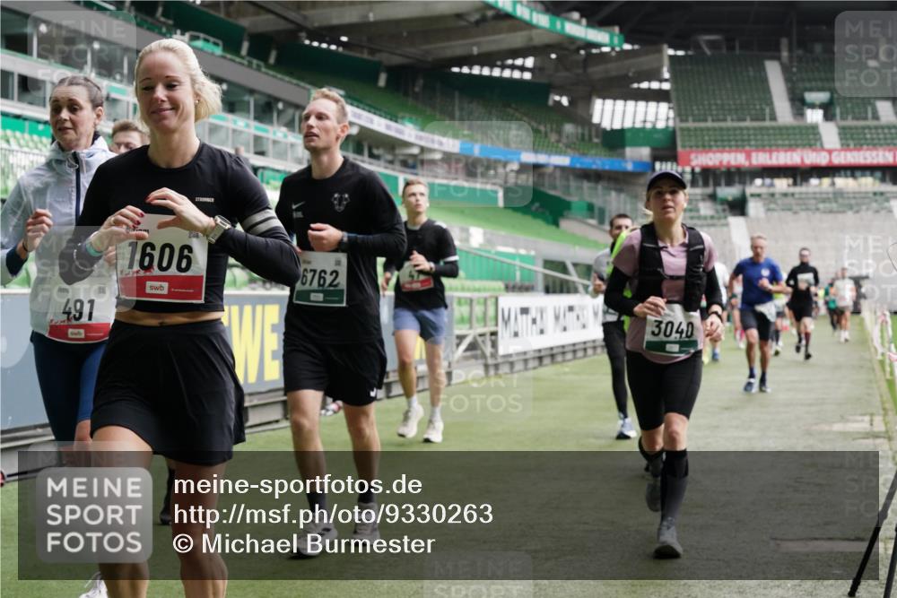 05.10.2025 - 20. swb-Marathon Bremen Michael Burmester http://msf.ph/oto/9330263 05.10.2025 13:00:16 Laufen im Stadion 47, 52, 271, 283, 491, 498, 575, 627, 694, 860, 954, 978, 1017, 1116, 1471, 1525, 1548, 1606, 1806, 2007, 2504, 2518, 2609, 2745, 2782, 2866, 2915, 3040, 3104, 3160, 3169, 3177, 3230, 3237, 3293, 3549, 3592, 3605, 3783, 4034, 4035, 4046, 4181, 4202, 4220, 4502, 4536, 4592, 4661, 4824, 4879, 5493, 5610, 5627, 5663, 6027, 6057, 6126, 6208, 6389, 6439, 6536, 6636, 6674, 6704, 6762, 6881, 7295, 7307, 7537, 7598, 7679, 8258, 8699, 27, 807, 1043, 1598 meine-sportfotos.de
