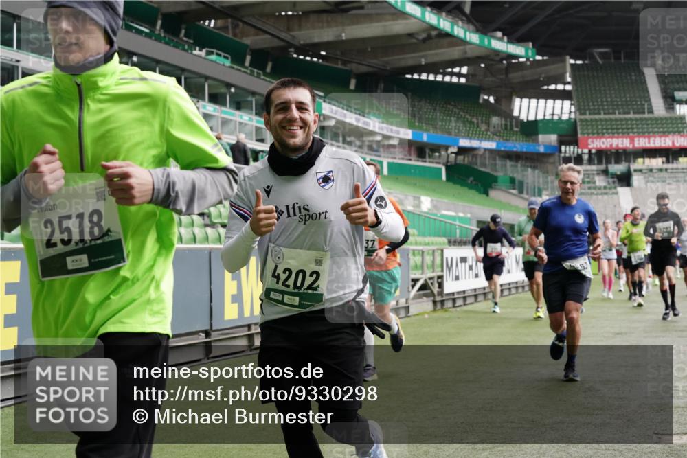 05.10.2025 - 20. swb-Marathon Bremen Michael Burmester http://msf.ph/oto/9330298 05.10.2025 13:00:18 Laufen im Stadion 47, 52, 271, 283, 491, 498, 575, 627, 694, 860, 954, 978, 1017, 1116, 1182, 1471, 1525, 1548, 1606, 1806, 2007, 2504, 2518, 2609, 2745, 2782, 2822, 2866, 2915, 3040, 3104, 3160, 3169, 3177, 3230, 3237, 3293, 3549, 3592, 3605, 3783, 4034, 4035, 4046, 4181, 4202, 4220, 4502, 4592, 4661, 4824, 4879, 5272, 5493, 5610, 5627, 5663, 6027, 6057, 6126, 6208, 6389, 6439, 6536, 6636, 6674, 6704, 6762, 6881, 7295, 7307, 7537, 7598, 7679, 8258, 8699, 27, 807, 1043, 1598 meine-sportfotos.de