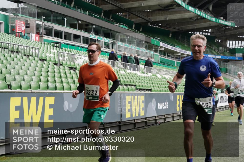 05.10.2025 - 20. swb-Marathon Bremen Michael Burmester http://msf.ph/oto/9330320 05.10.2025 13:00:20 Laufen im Stadion 47, 52, 271, 283, 491, 498, 575, 627, 694, 860, 954, 978, 1017, 1116, 1182, 1471, 1525, 1548, 1606, 1806, 2007, 2504, 2518, 2609, 2745, 2782, 2822, 2866, 2915, 3040, 3104, 3160, 3169, 3177, 3230, 3237, 3293, 3549, 3592, 3605, 3783, 4034, 4035, 4046, 4181, 4202, 4220, 4502, 4592, 4661, 4824, 4879, 5272, 5610, 5627, 5663, 6027, 6057, 6126, 6208, 6389, 6439, 6440, 6523, 6536, 6636, 6674, 6704, 6762, 6881, 7295, 7307, 7537, 7598, 7679, 8258, 8699, 27, 807, 1043 meine-sportfotos.de
