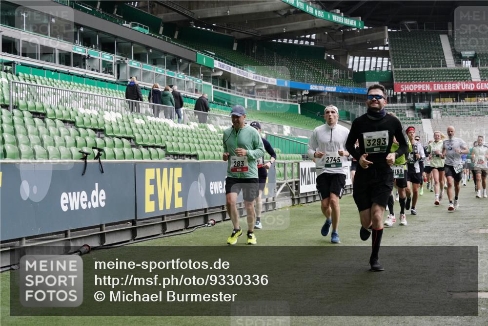 05.10.2025 - 20. swb-Marathon Bremen Michael Burmester http://msf.ph/oto/9330336 05.10.2025 13:00:22 Laufen im Stadion 47, 52, 271, 283, 491, 498, 575, 627, 694, 860, 954, 978, 1017, 1116, 1182, 1471, 1525, 1548, 1606, 1806, 2007, 2504, 2518, 2609, 2745, 2782, 2822, 2866, 2915, 3040, 3104, 3160, 3169, 3177, 3230, 3237, 3293, 3549, 3592, 3605, 3783, 4034, 4035, 4046, 4181, 4202, 4220, 4502, 4592, 4661, 4824, 4879, 5272, 5610, 5627, 5663, 5836, 6027, 6057, 6126, 6208, 6389, 6439, 6440, 6523, 6536, 6636, 6674, 6704, 6762, 6881, 7295, 7307, 7537, 7598, 7679, 8258, 8699 meine-sportfotos.de