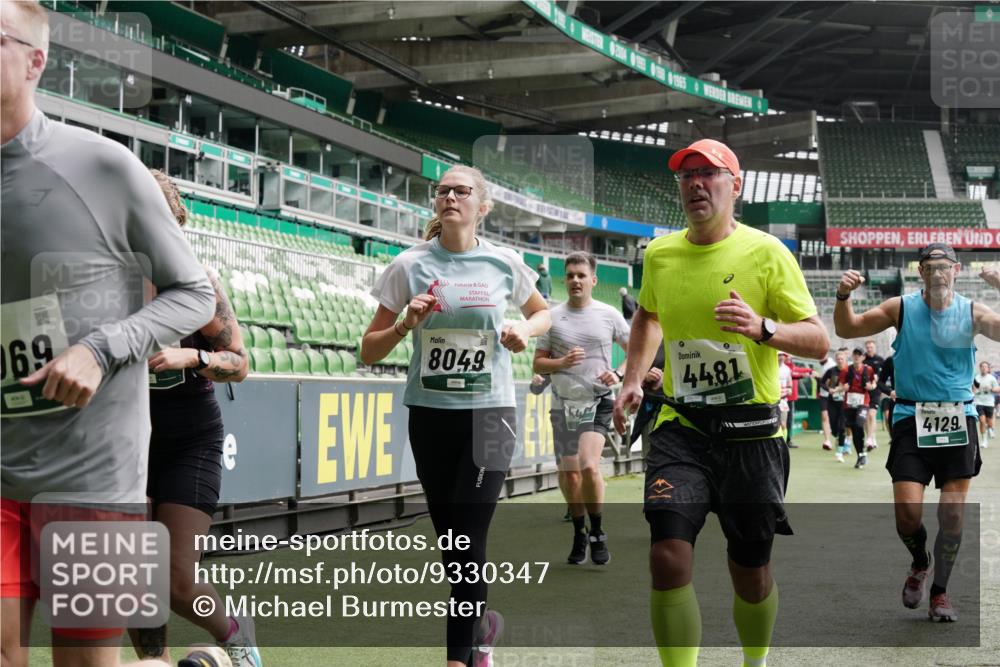 05.10.2025 - 20. swb-Marathon Bremen Michael Burmester http://msf.ph/oto/9330347 05.10.2025 13:02:23 Laufen im Stadion 97, 428, 518, 729, 772, 843, 921, 1030, 1121, 1256, 1348, 1361, 1405, 1452, 1704, 1733, 1744, 1759, 1856, 1899, 1924, 2143, 2245, 2272, 2306, 2393, 2555, 2772, 2774, 2796, 2910, 2912, 3053, 3206, 3208, 3217, 3424, 3525, 3526, 3861, 3917, 3926, 3930, 4017, 4018, 4129, 4322, 4364, 4409, 4444, 4464, 4477, 4481, 4564, 4688, 4705, 4817, 4847, 4882, 4885, 4985, 5570, 5580, 5652, 5893, 5934, 6157, 6325, 6328, 6382, 7217, 7433, 7659, 152, 493, 1933 meine-sportfotos.de