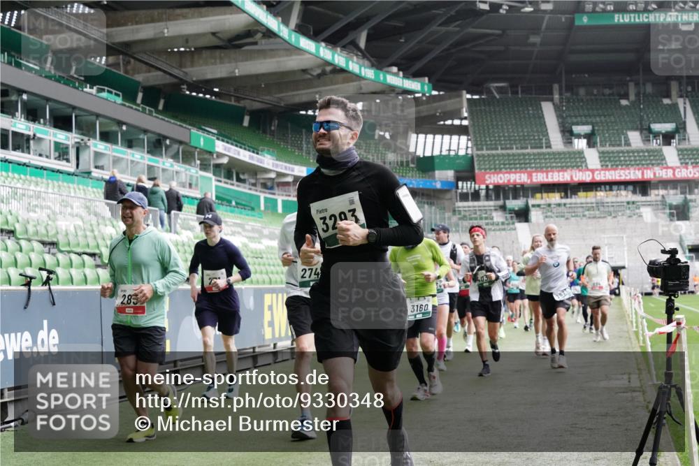 05.10.2025 - 20. swb-Marathon Bremen Michael Burmester http://msf.ph/oto/9330348 05.10.2025 13:00:23 Laufen im Stadion 47, 52, 271, 283, 491, 498, 575, 627, 694, 860, 954, 978, 1017, 1116, 1182, 1471, 1525, 1548, 1606, 1806, 2007, 2504, 2518, 2609, 2745, 2782, 2822, 2866, 2915, 3040, 3104, 3160, 3169, 3177, 3230, 3237, 3293, 3549, 3592, 3605, 3783, 4034, 4035, 4046, 4181, 4202, 4220, 4502, 4592, 4661, 4824, 4879, 5272, 5610, 5627, 5663, 5836, 5841, 6027, 6057, 6126, 6208, 6389, 6439, 6440, 6523, 6536, 6636, 6674, 6704, 6762, 6881, 7295, 7307, 7537, 7598, 7679, 8258, 8699 meine-sportfotos.de