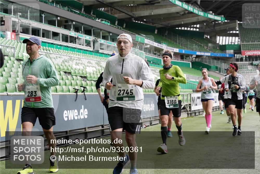 05.10.2025 - 20. swb-Marathon Bremen Michael Burmester http://msf.ph/oto/9330361 05.10.2025 13:00:24 Laufen im Stadion 47, 52, 271, 283, 491, 498, 575, 627, 694, 860, 954, 978, 1017, 1116, 1182, 1471, 1525, 1548, 1606, 1806, 2007, 2504, 2518, 2609, 2745, 2782, 2822, 2866, 2915, 3040, 3104, 3160, 3169, 3177, 3230, 3237, 3293, 3549, 3592, 3605, 3783, 4034, 4035, 4046, 4181, 4202, 4220, 4502, 4592, 4661, 4824, 4879, 5272, 5610, 5627, 5663, 5836, 5841, 6027, 6057, 6126, 6208, 6389, 6439, 6440, 6523, 6536, 6636, 6674, 6704, 6762, 6881, 7295, 7307, 7537, 7598, 7679, 8258, 8699 meine-sportfotos.de