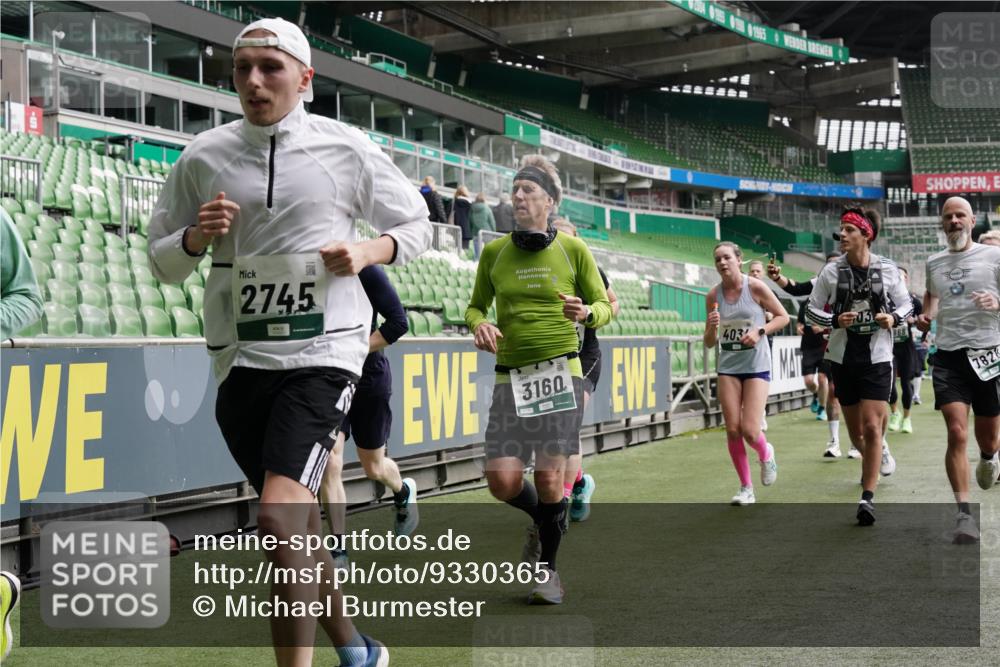 05.10.2025 - 20. swb-Marathon Bremen Michael Burmester http://msf.ph/oto/9330365 05.10.2025 13:00:24 Laufen im Stadion 47, 52, 271, 283, 491, 498, 575, 627, 694, 860, 954, 978, 1017, 1116, 1182, 1471, 1525, 1548, 1606, 1806, 2007, 2504, 2518, 2609, 2745, 2782, 2822, 2866, 2915, 3040, 3104, 3160, 3169, 3177, 3230, 3237, 3293, 3549, 3592, 3605, 3783, 4034, 4035, 4046, 4181, 4202, 4220, 4502, 4592, 4661, 4824, 4879, 5272, 5610, 5627, 5663, 5836, 5841, 6027, 6057, 6126, 6208, 6389, 6439, 6440, 6523, 6536, 6636, 6674, 6704, 6762, 6881, 7295, 7307, 7537, 7598, 7679, 8258, 8699 meine-sportfotos.de