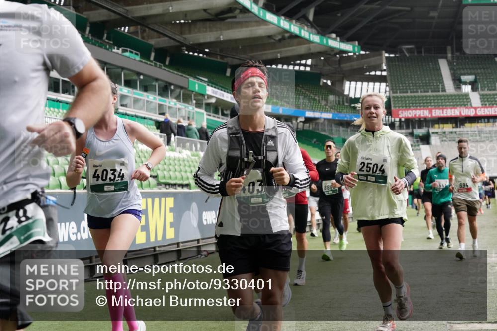 05.10.2025 - 20. swb-Marathon Bremen Michael Burmester http://msf.ph/oto/9330401 05.10.2025 13:00:26 Laufen im Stadion 47, 52, 271, 283, 491, 498, 575, 627, 694, 860, 954, 978, 1017, 1116, 1182, 1471, 1525, 1548, 1606, 1806, 1968, 2007, 2504, 2518, 2609, 2745, 2822, 2866, 2915, 3040, 3104, 3160, 3169, 3177, 3230, 3237, 3293, 3549, 3605, 3783, 4034, 4035, 4046, 4181, 4202, 4220, 4502, 4592, 4661, 4788, 4824, 4879, 5183, 5272, 5610, 5627, 5663, 5836, 5841, 6027, 6057, 6126, 6208, 6389, 6440, 6523, 6536, 6636, 6674, 6704, 6762, 6881, 7295, 7307, 7537, 7598, 7679, 8258, 8699 meine-sportfotos.de