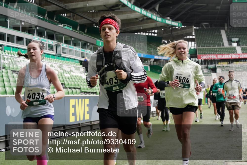 05.10.2025 - 20. swb-Marathon Bremen Michael Burmester http://msf.ph/oto/9330409 05.10.2025 13:00:27 Laufen im Stadion 47, 52, 271, 283, 491, 498, 575, 627, 694, 860, 954, 978, 1017, 1116, 1182, 1471, 1525, 1548, 1606, 1806, 1968, 2007, 2504, 2518, 2609, 2745, 2822, 2915, 3040, 3104, 3160, 3169, 3177, 3230, 3237, 3293, 3549, 3605, 3783, 4034, 4035, 4046, 4181, 4202, 4220, 4502, 4592, 4661, 4788, 4824, 4879, 5183, 5272, 5329, 5610, 5627, 5663, 5836, 5841, 6027, 6057, 6126, 6208, 6389, 6440, 6523, 6536, 6636, 6674, 6704, 6762, 6881, 7295, 7307, 7537, 7598, 7679, 8258, 8699 meine-sportfotos.de