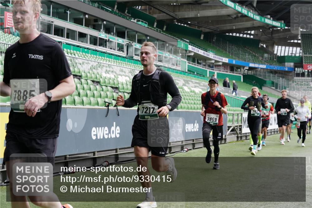 05.10.2025 - 20. swb-Marathon Bremen Michael Burmester http://msf.ph/oto/9330415 05.10.2025 13:02:28 Laufen im Stadion 97, 293, 428, 518, 721, 729, 772, 828, 843, 921, 1030, 1121, 1256, 1348, 1405, 1452, 1704, 1733, 1744, 1856, 1899, 1924, 2143, 2245, 2272, 2306, 2393, 2772, 2774, 2910, 2912, 3053, 3206, 3217, 3424, 3525, 3526, 3861, 3917, 3926, 3930, 4017, 4018, 4129, 4322, 4409, 4444, 4464, 4477, 4481, 4564, 4688, 4705, 4714, 4817, 4847, 4885, 4985, 5652, 5755, 5893, 5934, 6157, 6325, 6328, 6382, 7217, 7433, 7659, 8957, 152, 493, 1361, 1759, 1933, 2245, 2555, 2796 meine-sportfotos.de