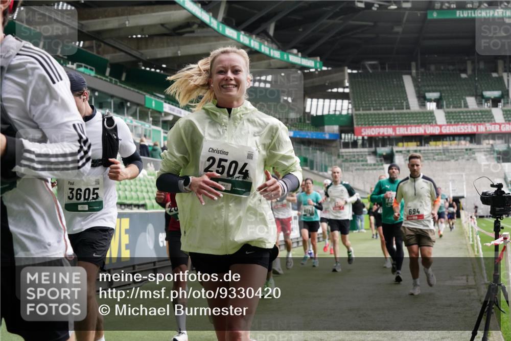 05.10.2025 - 20. swb-Marathon Bremen Michael Burmester http://msf.ph/oto/9330420 05.10.2025 13:00:27 Laufen im Stadion 47, 52, 271, 283, 491, 498, 575, 627, 694, 860, 954, 978, 1017, 1116, 1182, 1471, 1525, 1548, 1606, 1806, 1968, 2007, 2504, 2518, 2609, 2745, 2822, 2915, 3040, 3104, 3160, 3169, 3177, 3230, 3237, 3293, 3549, 3605, 3783, 4034, 4035, 4046, 4181, 4202, 4220, 4502, 4592, 4661, 4788, 4824, 4879, 5183, 5272, 5329, 5610, 5627, 5663, 5836, 5841, 6027, 6057, 6126, 6208, 6389, 6440, 6523, 6536, 6636, 6674, 6704, 6762, 6881, 7295, 7307, 7537, 7598, 7679, 8258, 8699 meine-sportfotos.de