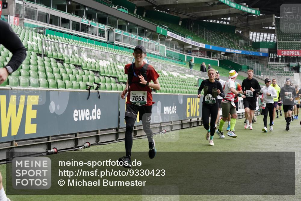 05.10.2025 - 20. swb-Marathon Bremen Michael Burmester http://msf.ph/oto/9330423 05.10.2025 13:02:28 Laufen im Stadion 97, 293, 428, 518, 721, 729, 772, 828, 843, 921, 1030, 1121, 1256, 1348, 1405, 1452, 1704, 1733, 1744, 1856, 1899, 1924, 2143, 2245, 2272, 2306, 2393, 2772, 2774, 2910, 2912, 3053, 3206, 3217, 3424, 3525, 3526, 3861, 3917, 3926, 3930, 4017, 4018, 4129, 4322, 4409, 4444, 4464, 4477, 4481, 4564, 4688, 4705, 4714, 4817, 4847, 4885, 4985, 5652, 5755, 5893, 5934, 6157, 6325, 6328, 6382, 7217, 7433, 7659, 8957, 152, 493, 1361, 1759, 1933, 2245, 2555, 2796 meine-sportfotos.de
